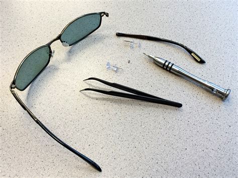 Repair Glasses & Sunglasses .